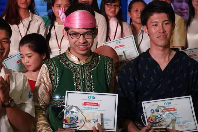 นักศึกษาสาขาวิชาสังคมศึกษา ได้รับรางวัล Best Presentation จากโครงการ The 1st International Student Science Form 2016 (ISSF2016)